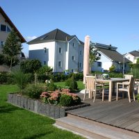 Neugestaltung Garten in Bruchköbel| Möblierte Terrasse und Beetbepflanzung | Terrasse
