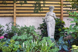 Gartengestaltung | Klassischer Garten | Gartendekoration Pan aus Stein