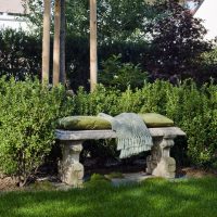 Gartengestaltung | Klassischer Garten | Sitzbank aus Stein