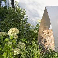 Moderne Gartendekoration aus Edelstahl, Holzaufbewahrung Aussen