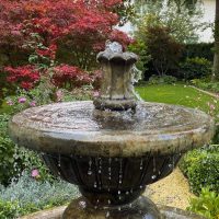 Gartendesign | Klassischer Garten | Herbststimmung | Springbrunnen